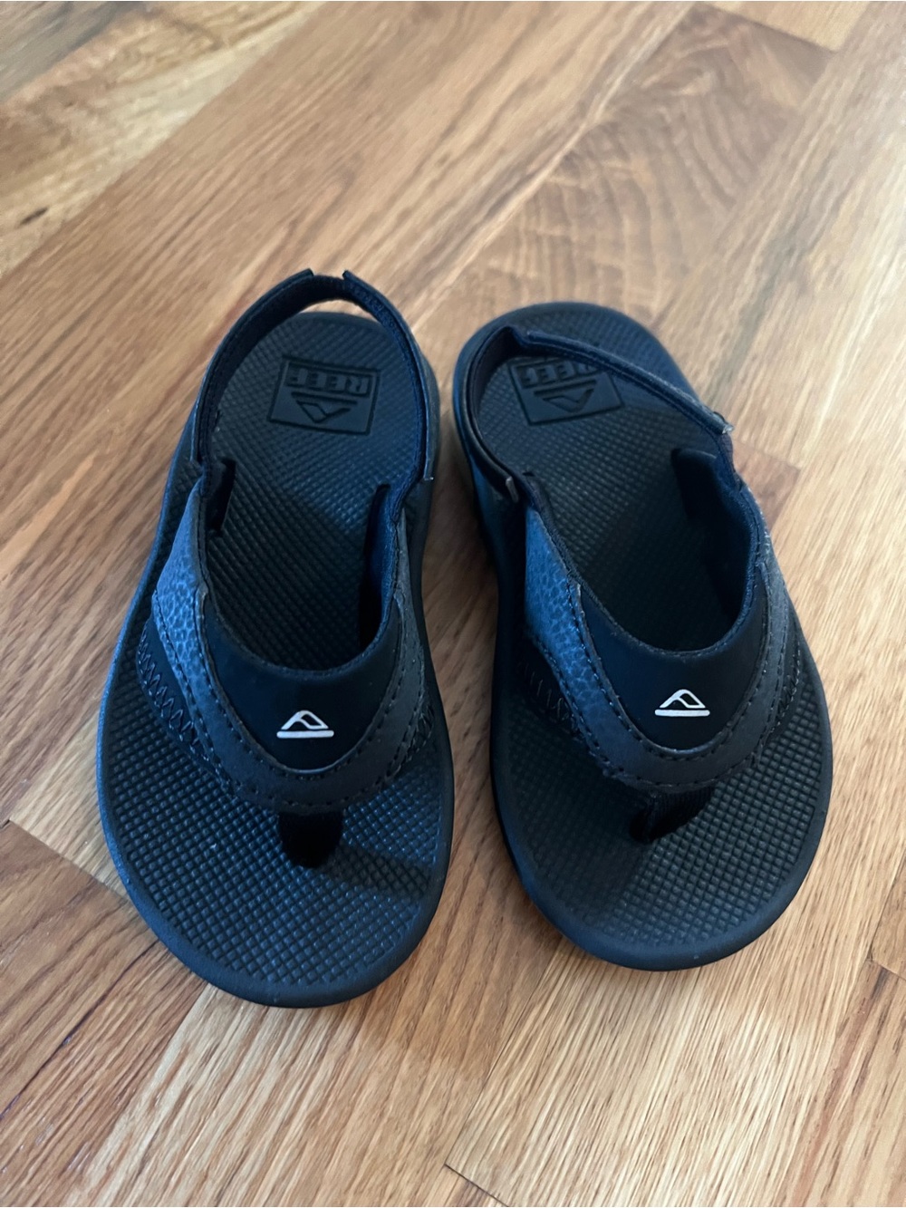 NWOT Reef Black Toddler Flip Flops